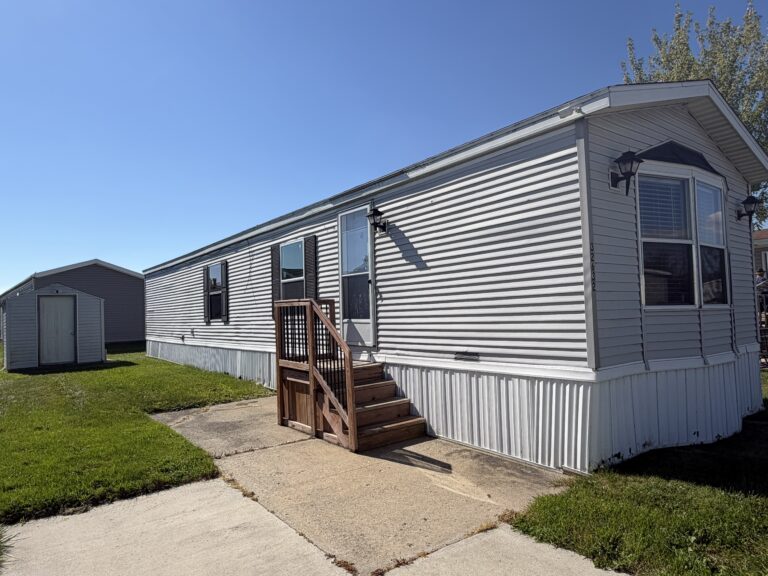 Gallery for 32632 Cary Lane North, 0029 at Riverbrook: Image 1 of 8