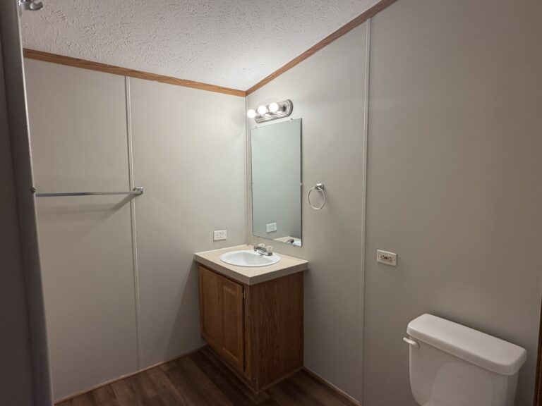 Gallery for 32632 Cary Lane North, 0029 at Riverbrook: Image 6 of 8