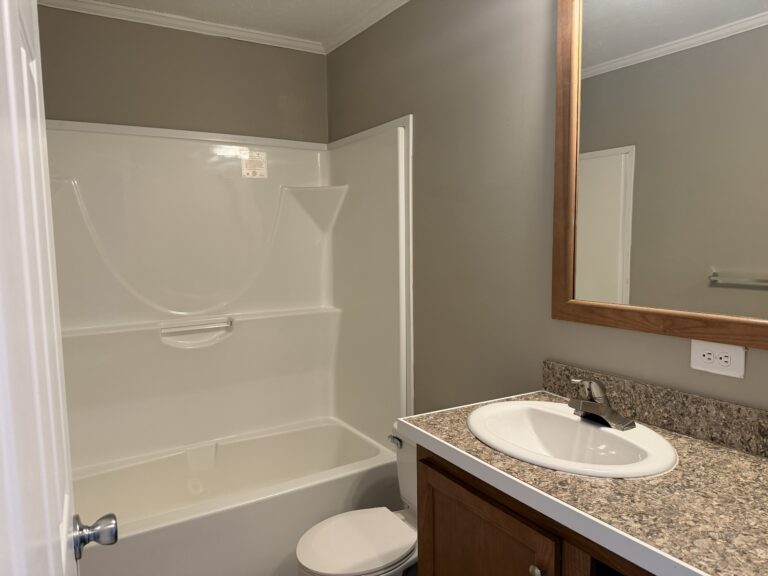 Gallery for 32600 Cary Lane, 0033 at Riverbrook: Image 8 of 9